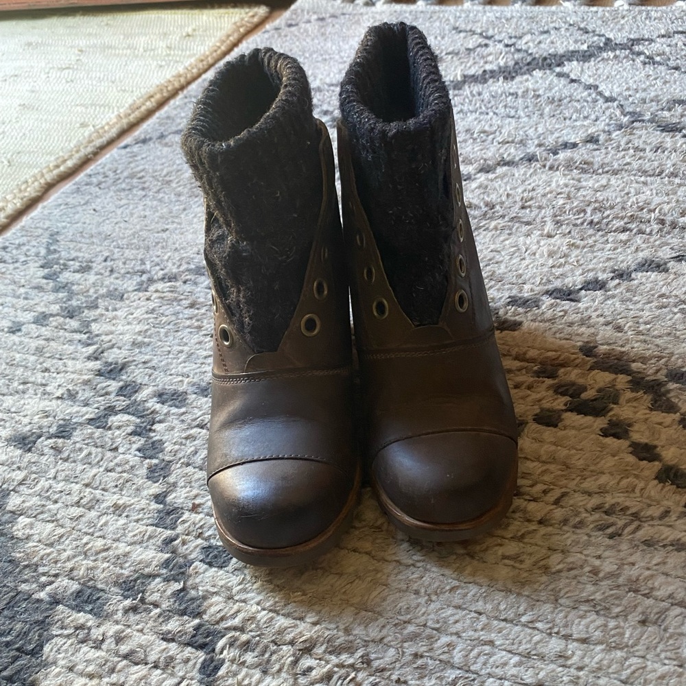 Sorel Joan of Arc Booties